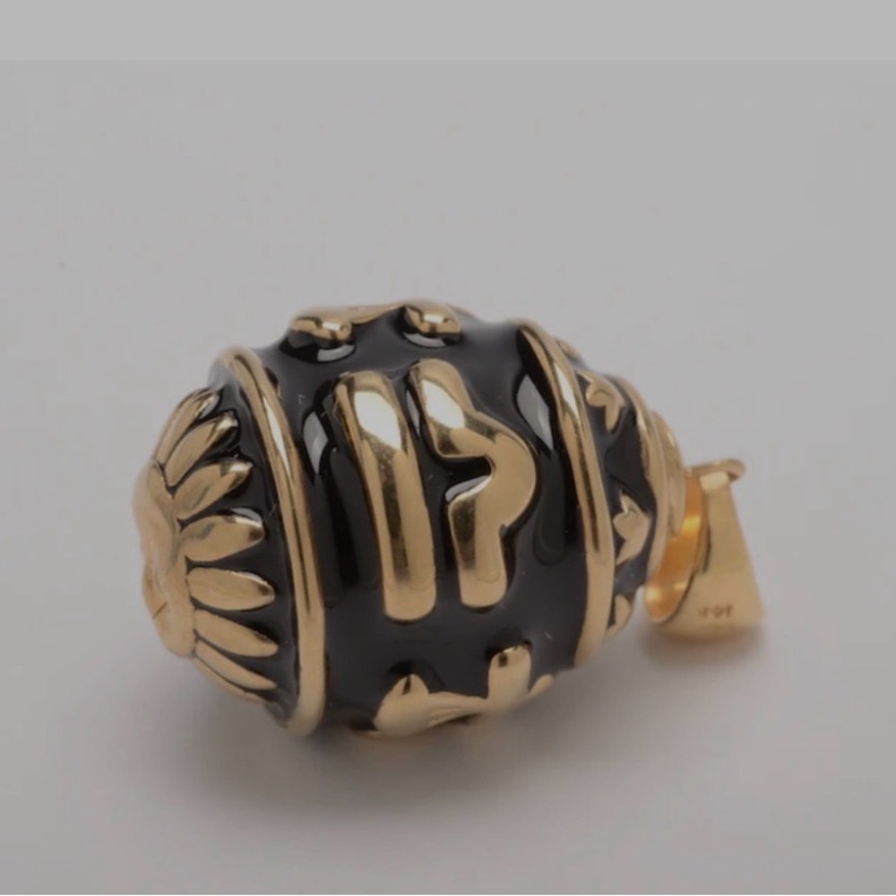 ISO- Libra egg charm- Anyone out there know where to find this?